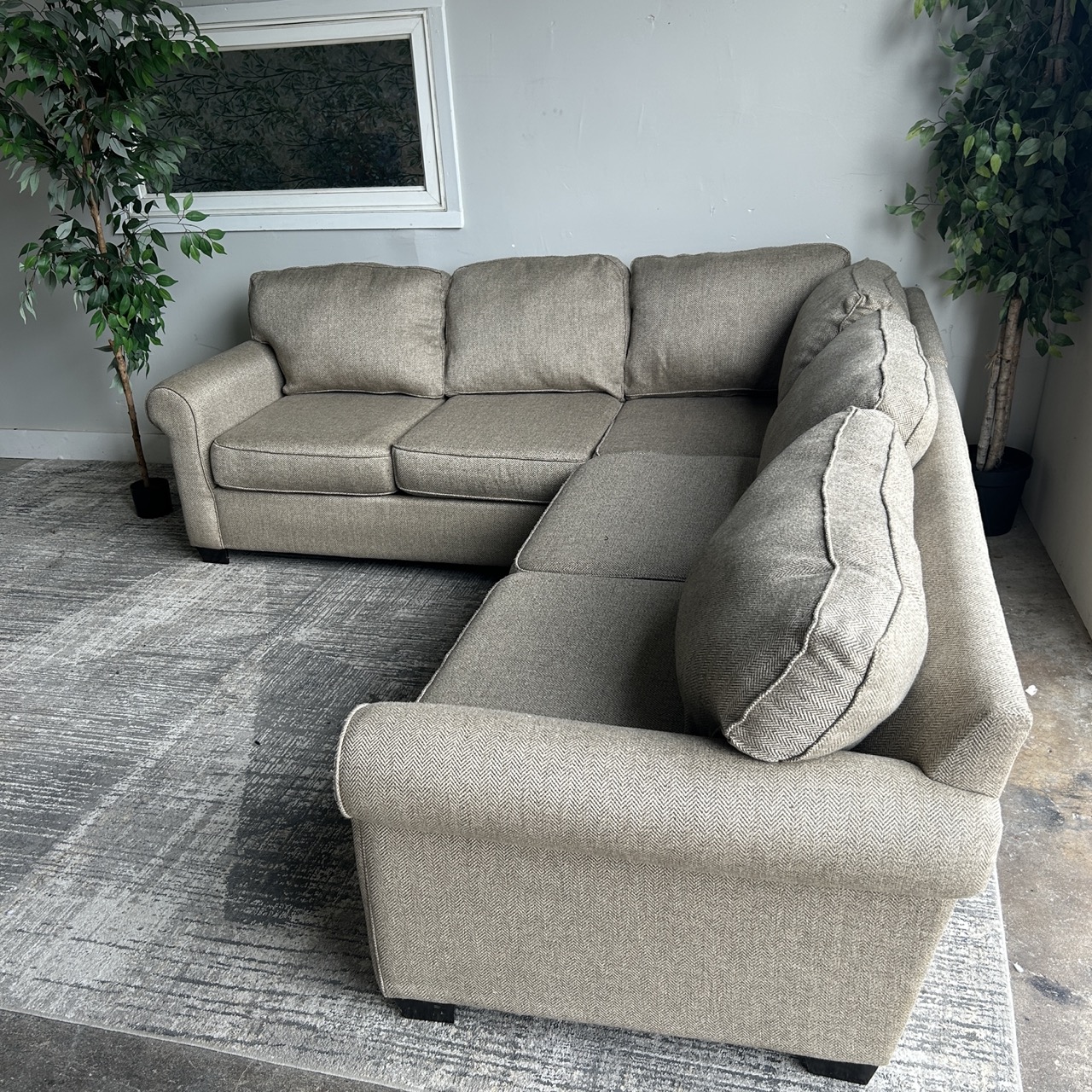 Gray Sectional L-Shape Couch | Free Delivery | CouchCycled of Fort Worth