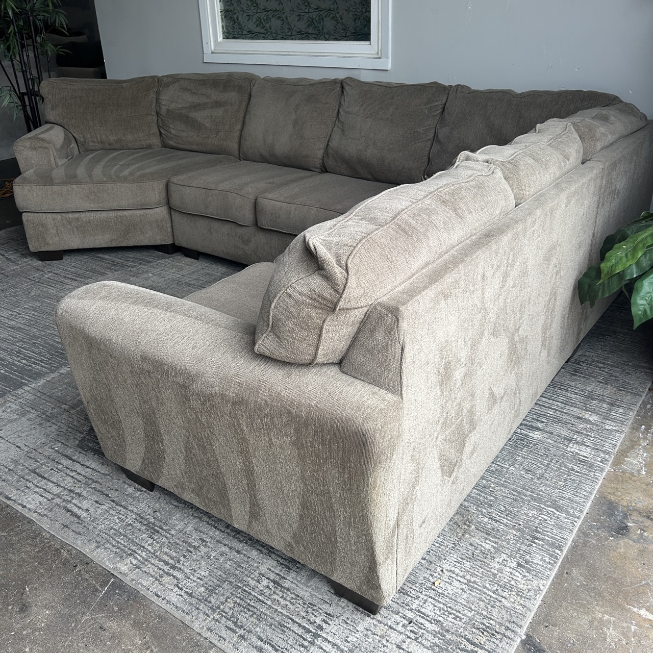 Cozy Sectional Sofa - Image 4
