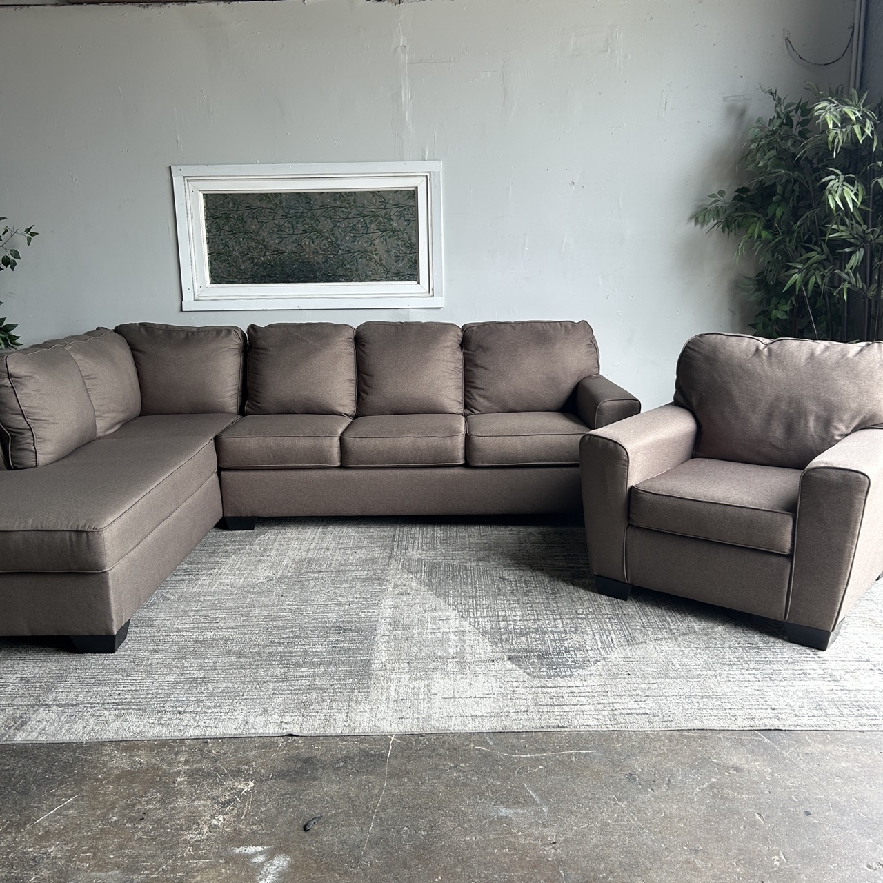 Brown Sectional w Chair - Image 9