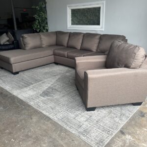 Brown Sectional w Chair
